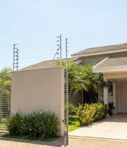 3 empresas de cerca elétrica em Goiânia para reforçar a segurança